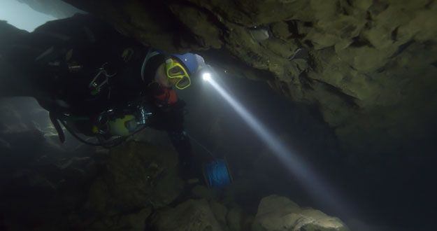 thirteenlives-underwater-cave